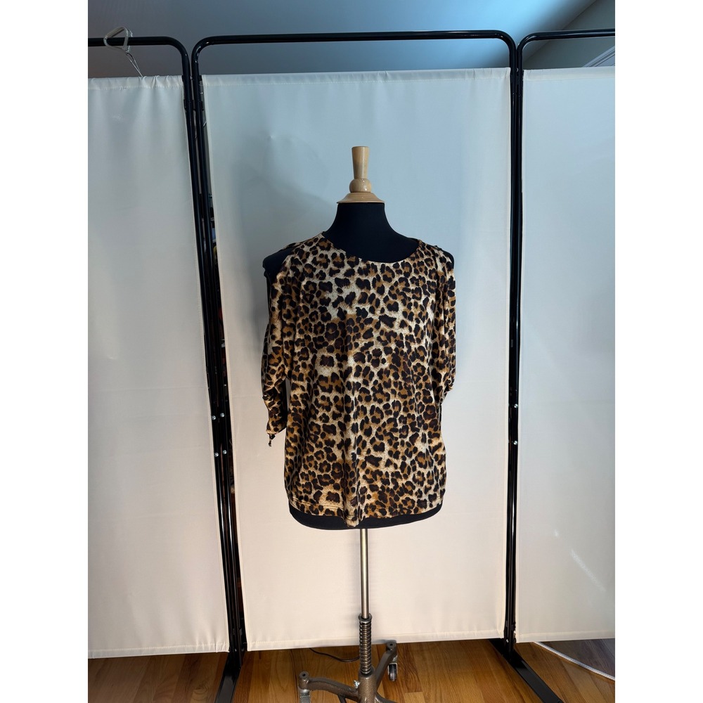 Chico's Leopard Print Cold Shoulder Top Ruched Sleeve Size 3 Brown Animal